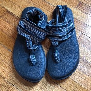 SANUK Yoga Mat Sandals - Only worn a few times!